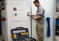 屋里屋外防盗门厂家服务400中心梳理—防盗门安装纱门专用胶带，快速牢固密封！