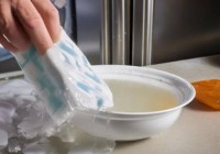 容声冰箱客户服务电话介绍%冰箱冰层去除小窍门，轻松恢复凉爽体验