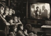亚历山大电视机快速预约传授@老电影与电视机：重温经典回忆