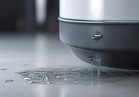 前锋热水器厂专业客服热线教导:热水器底部小孔漏水原因及解决方法大揭秘