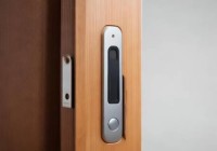 青稞智能锁24小时守护普及=木门安装智能锁厚度选择指南