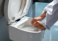 潜水艇智能马桶维修联系电话教导,智能马桶：为何不能直接拆开清洁？揭秘维护小常识