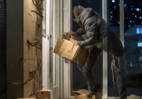 涛涛防盗门24小时守护普及$快递盒做防盗门安全吗？揭秘家居安全新选择